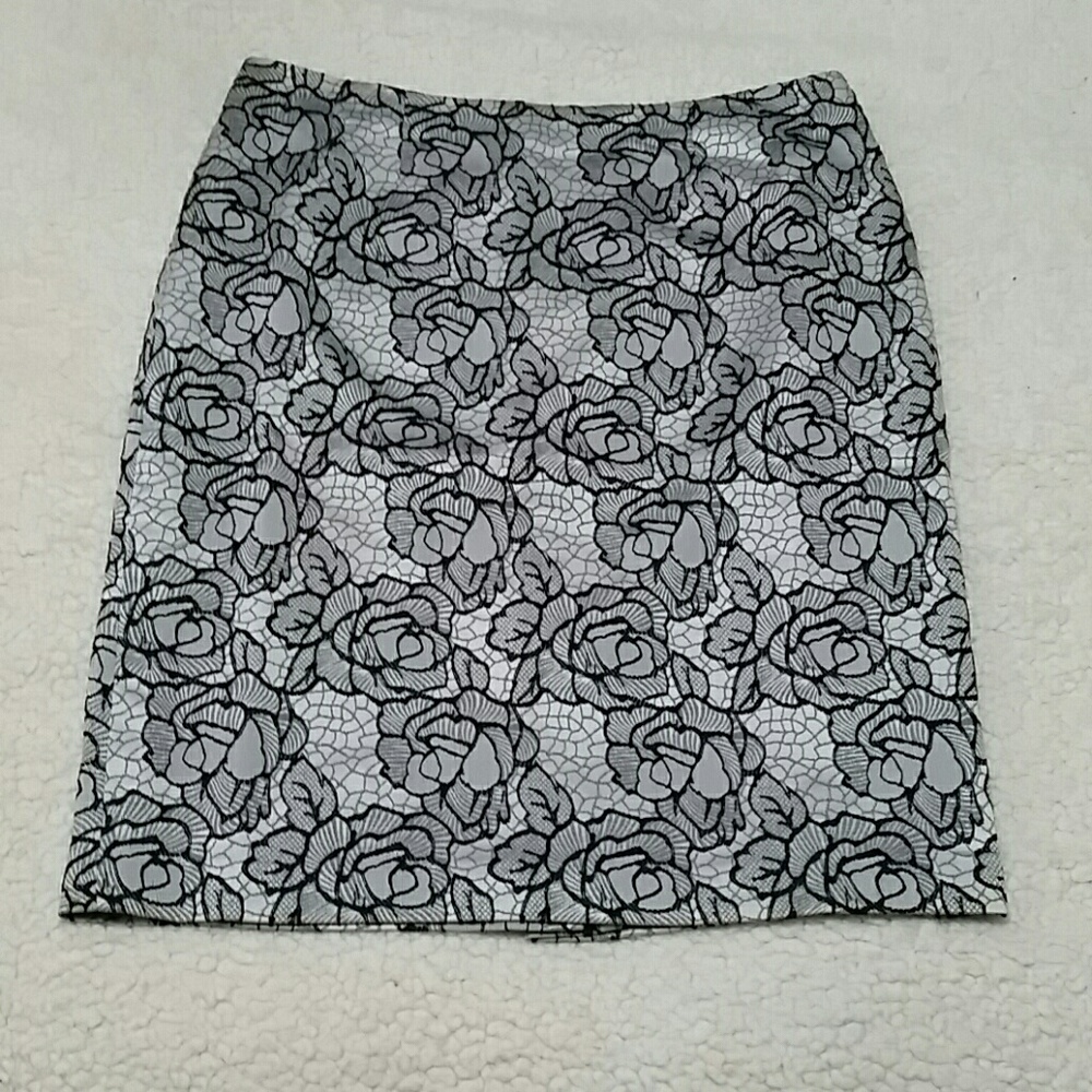 NWOT Floral Pencil Skirt